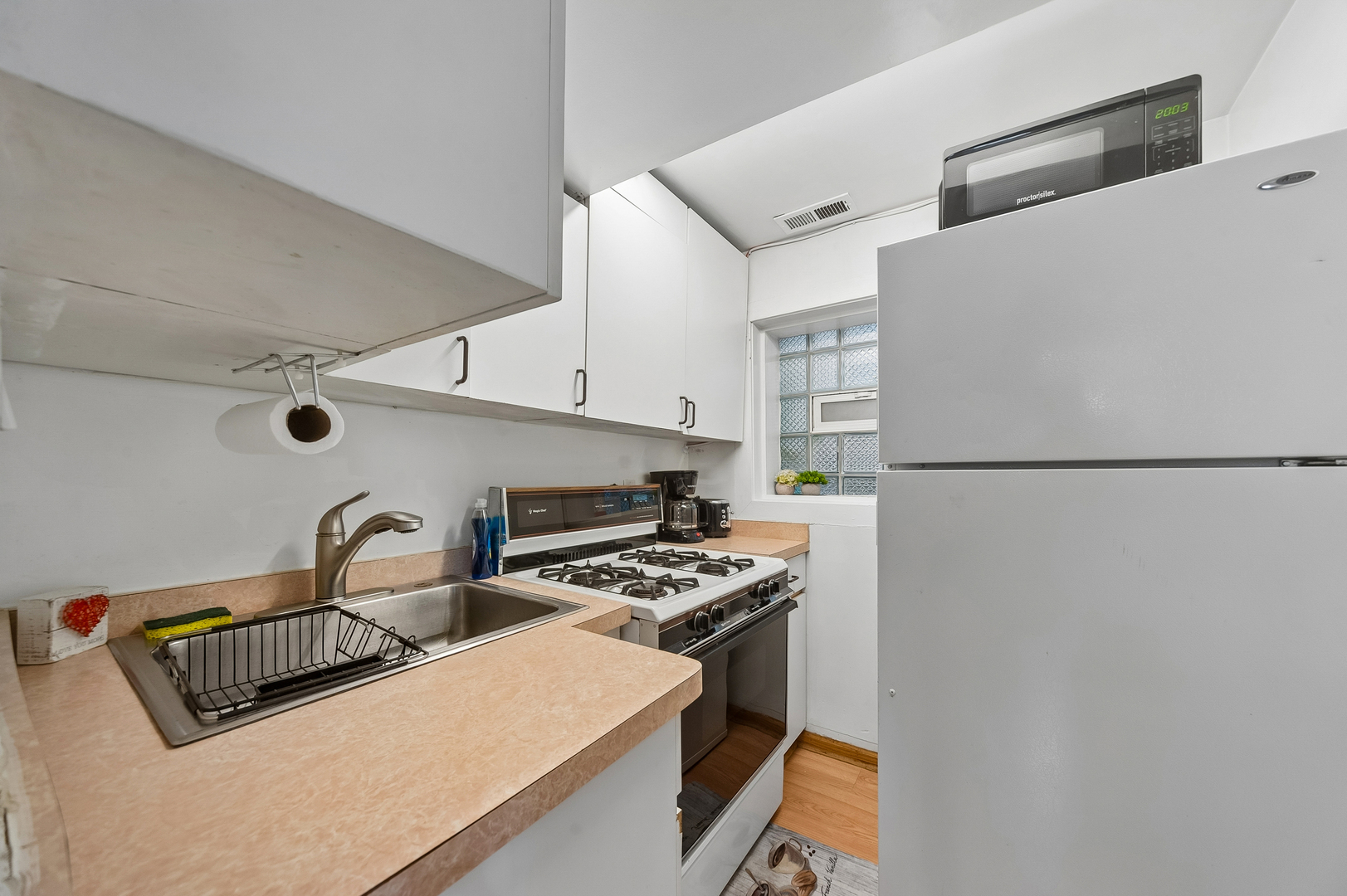 2818 N Ashland Avenue G Property Photo 9