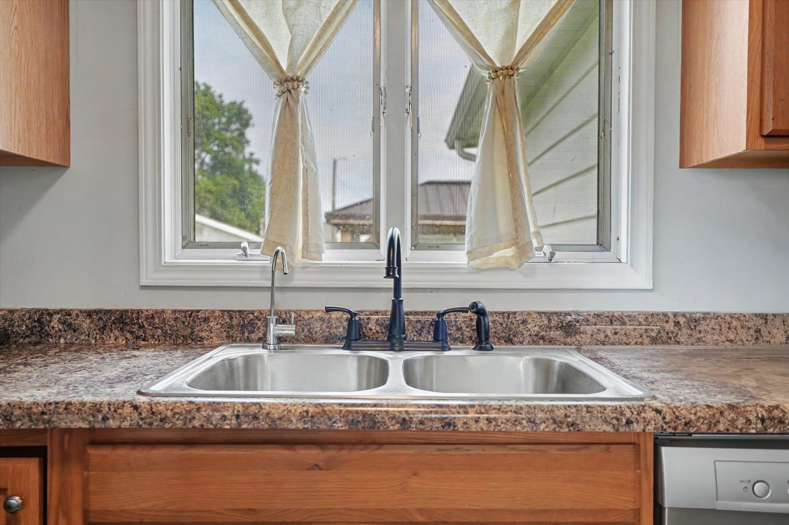 106 W South Street Property Photo 15