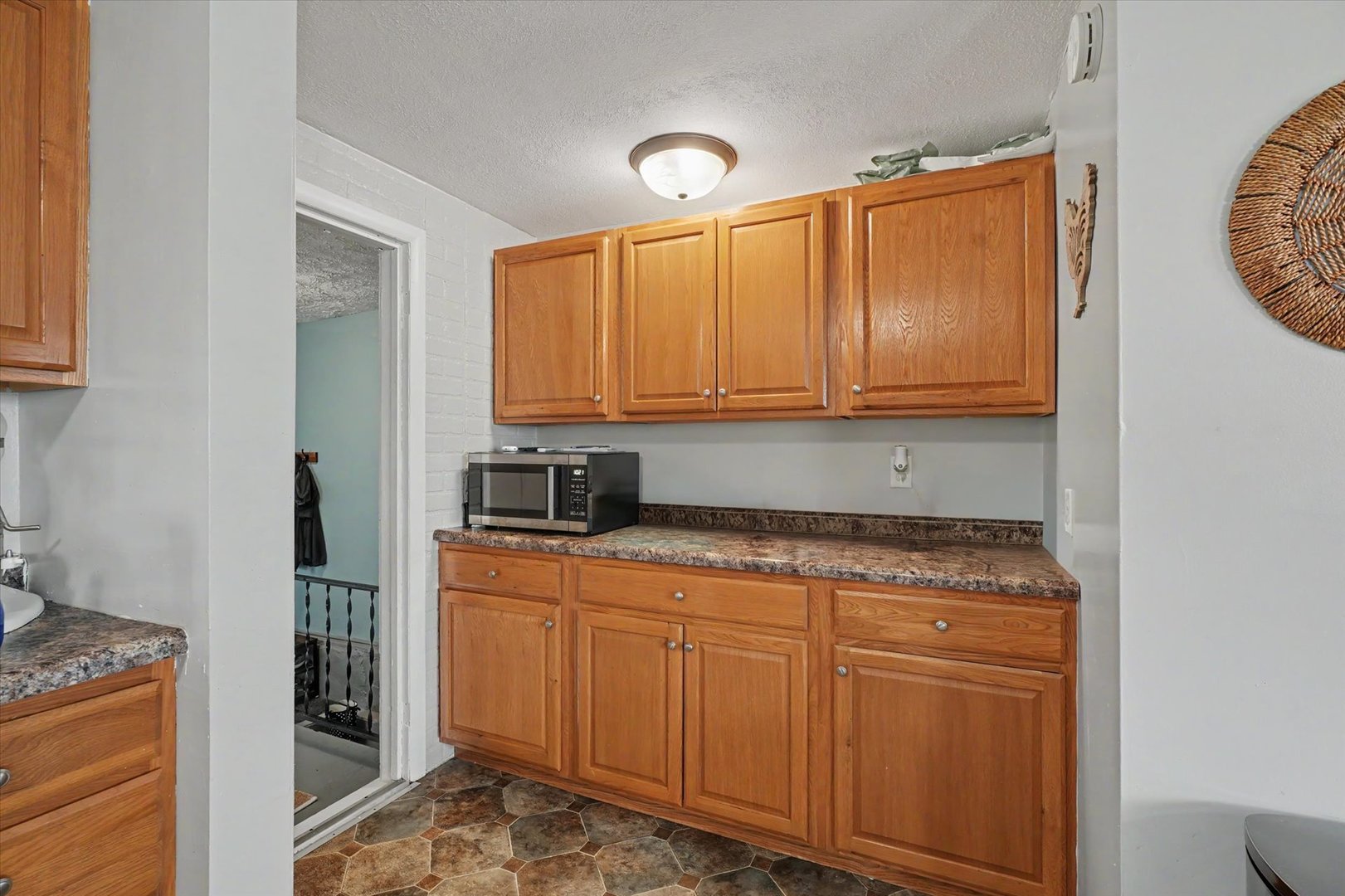 106 W South Street Property Photo 17