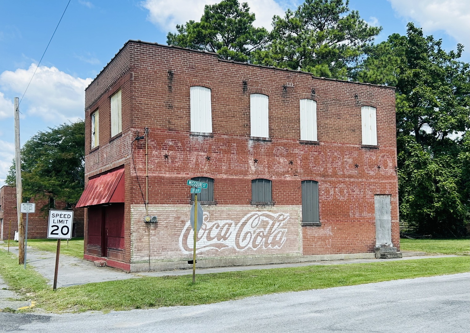 301 Union Avenue Property Photo 2