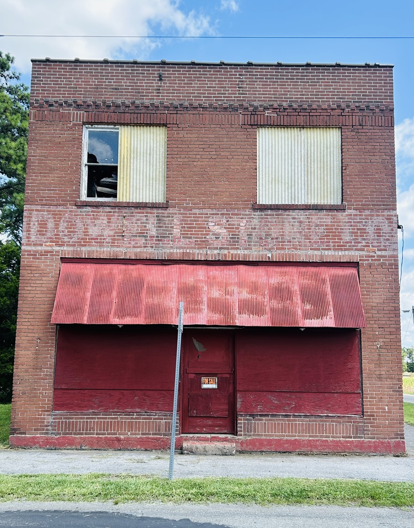 301 Union Avenue Property Photo 3