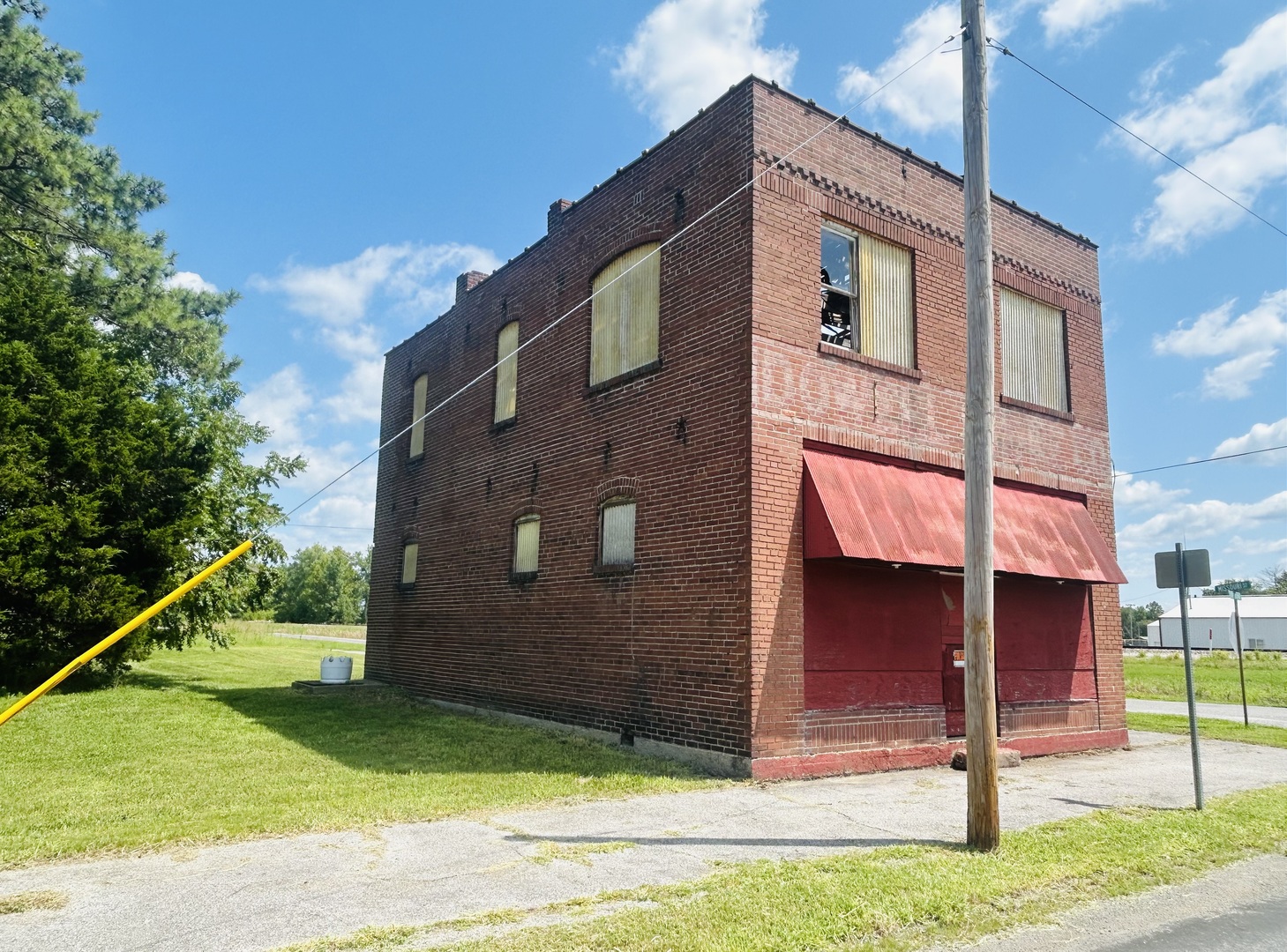 301 Union Avenue Property Photo 4
