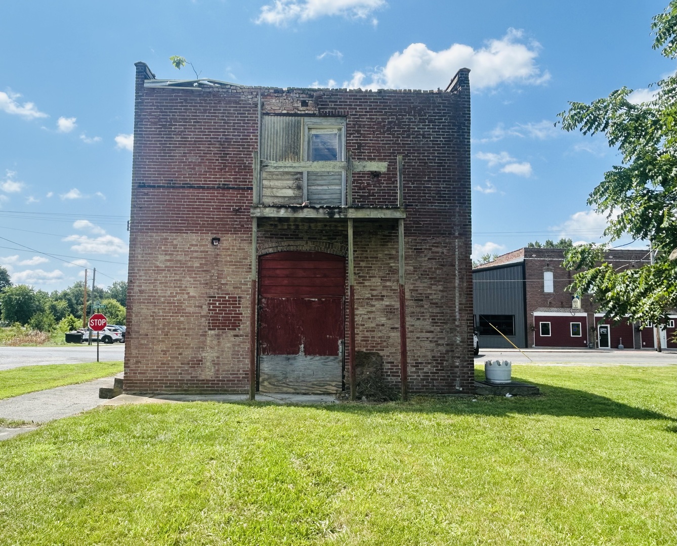 301 Union Avenue Property Photo 6