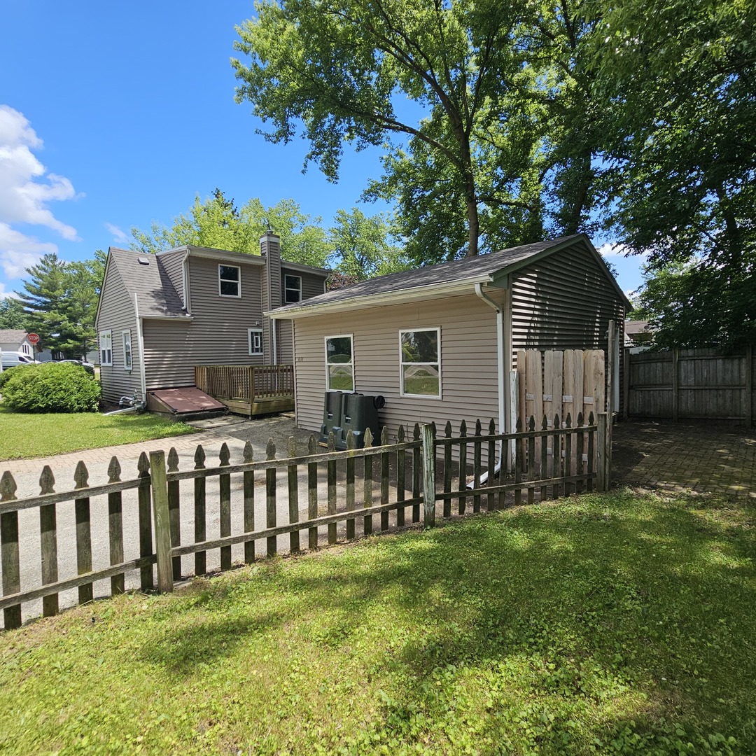 611 Golfview Drive Property Photo 3