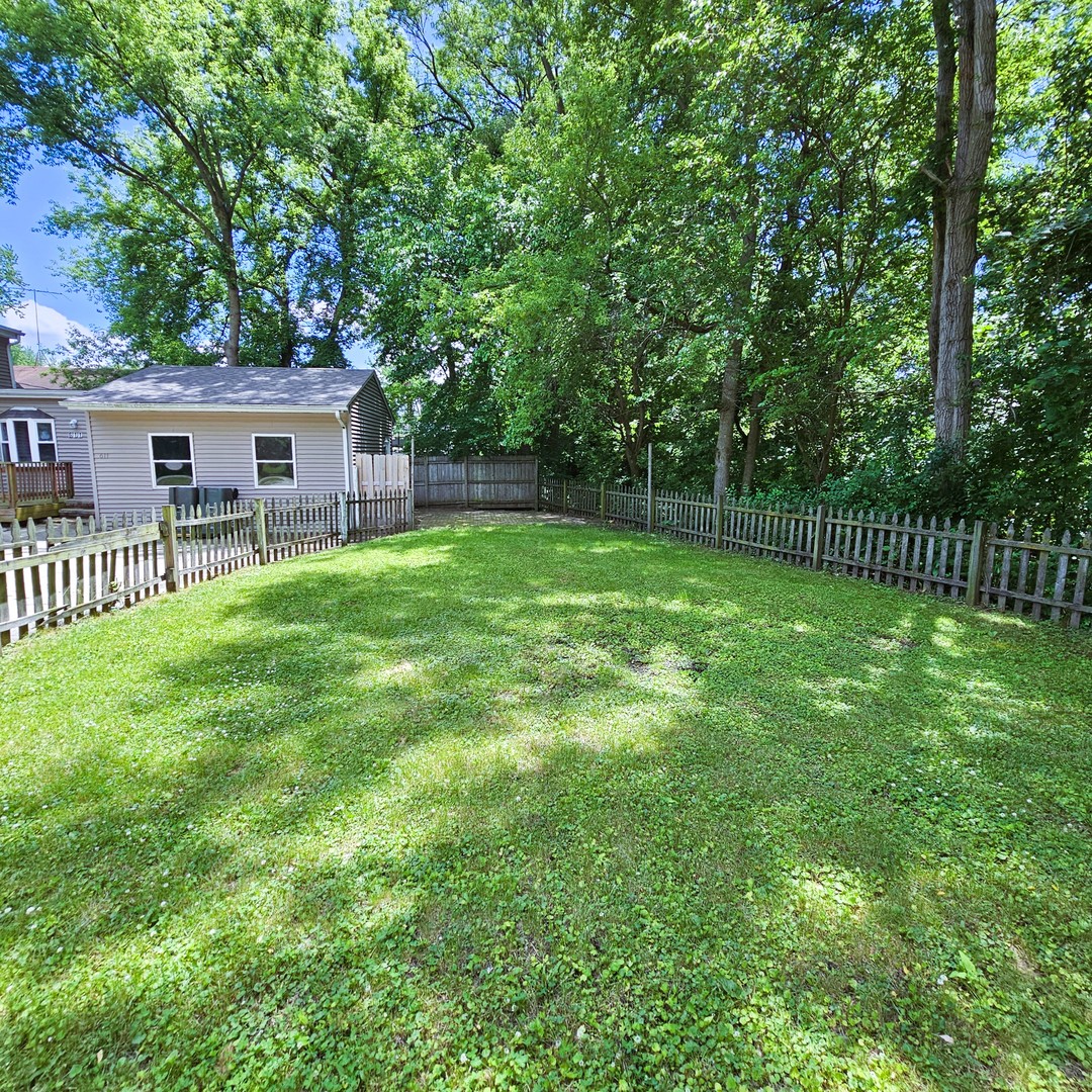 611 Golfview Drive Property Photo 5
