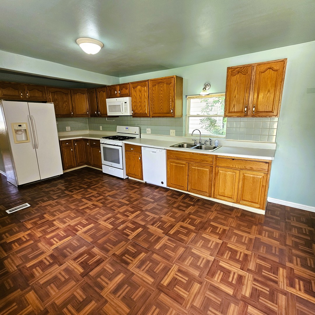 611 Golfview Drive Property Photo 8