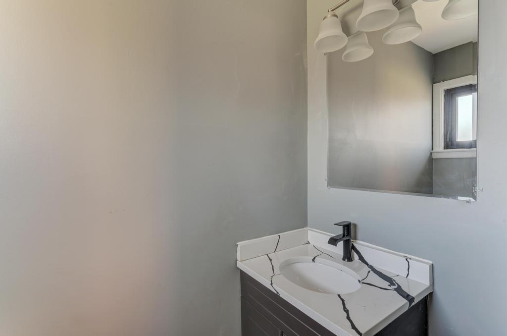 353 W Hickory Street Property Photo 17