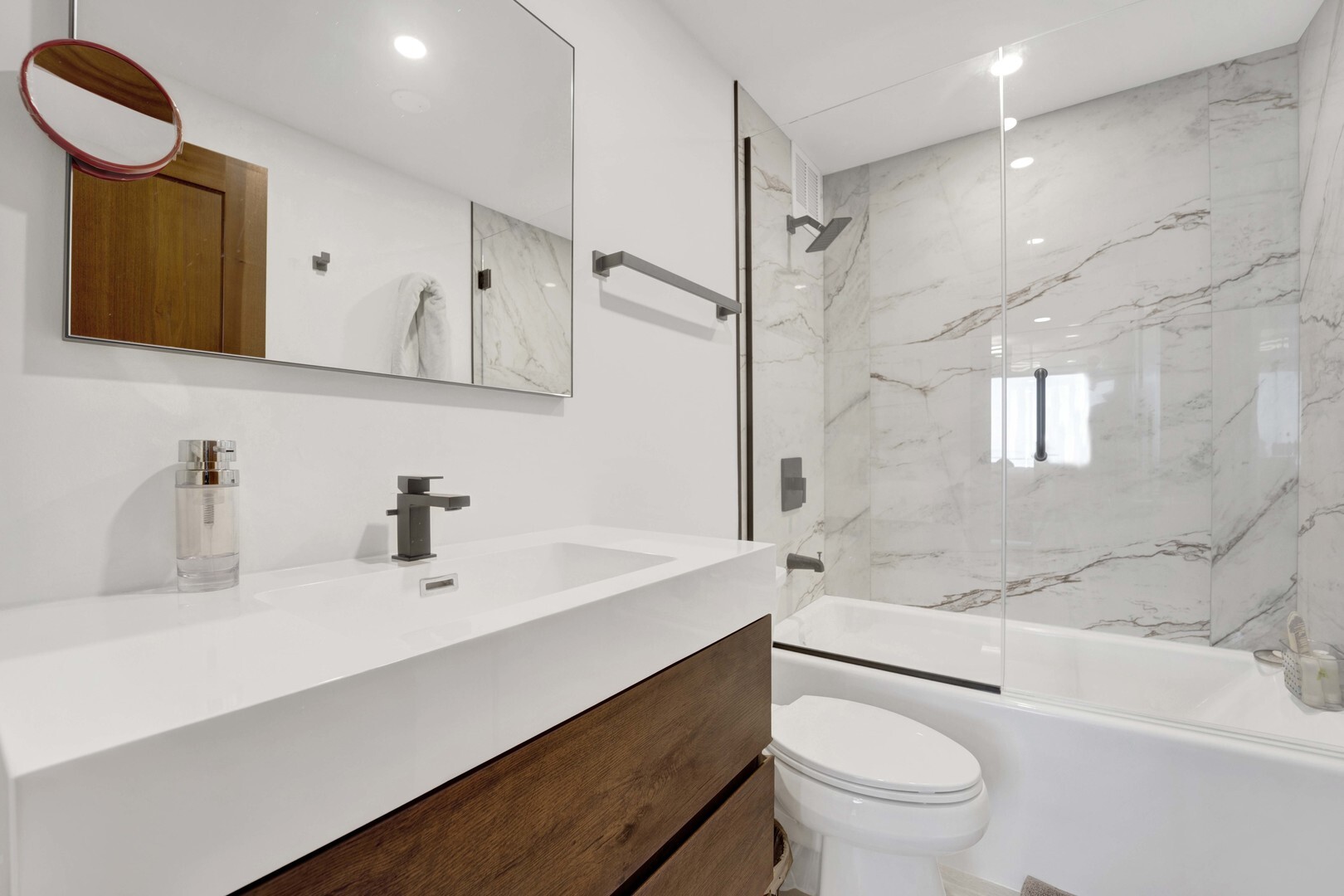 155 N Harbor Drive 212-213 Property Photo 22
