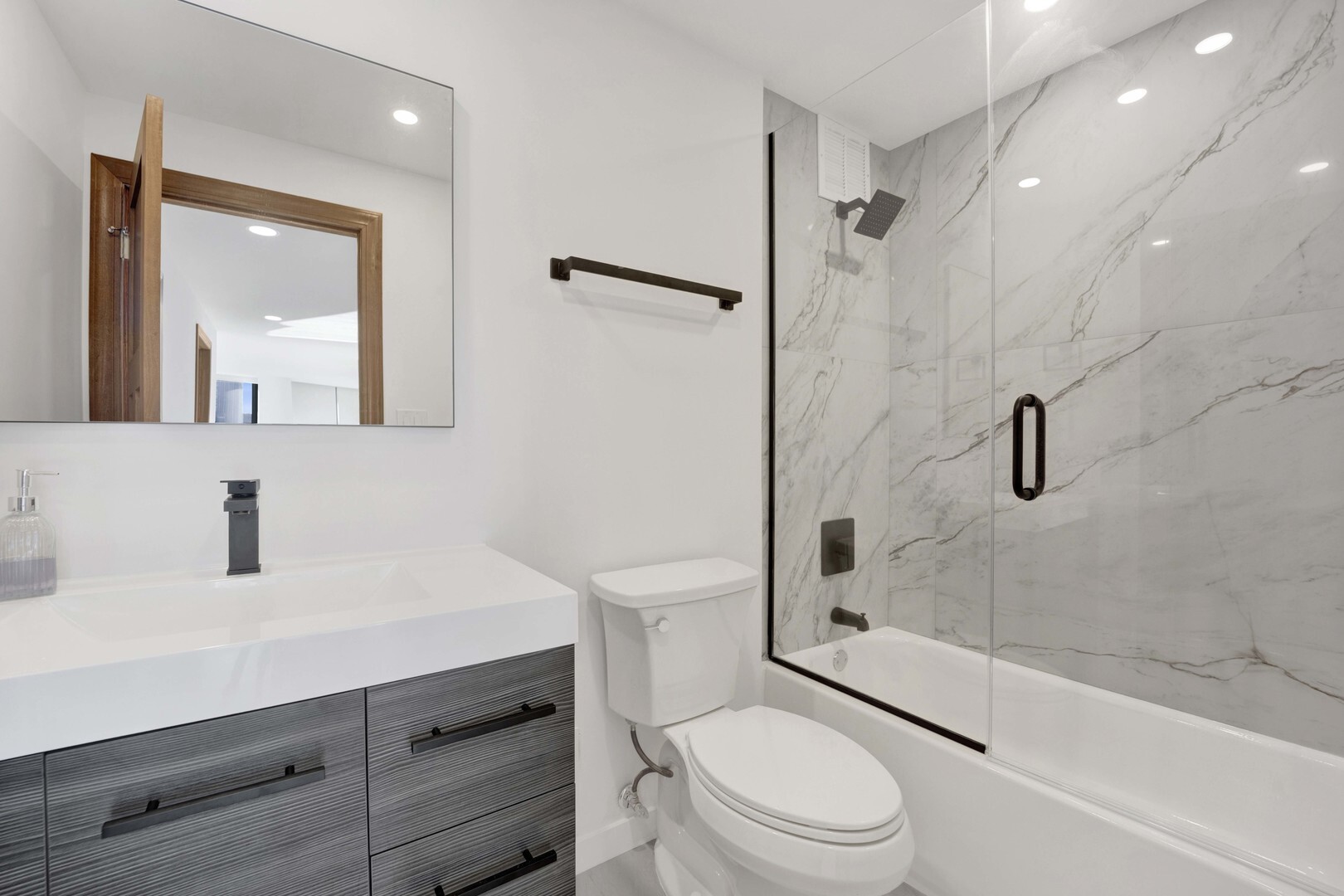 155 N Harbor Drive 212-213 Property Photo 26