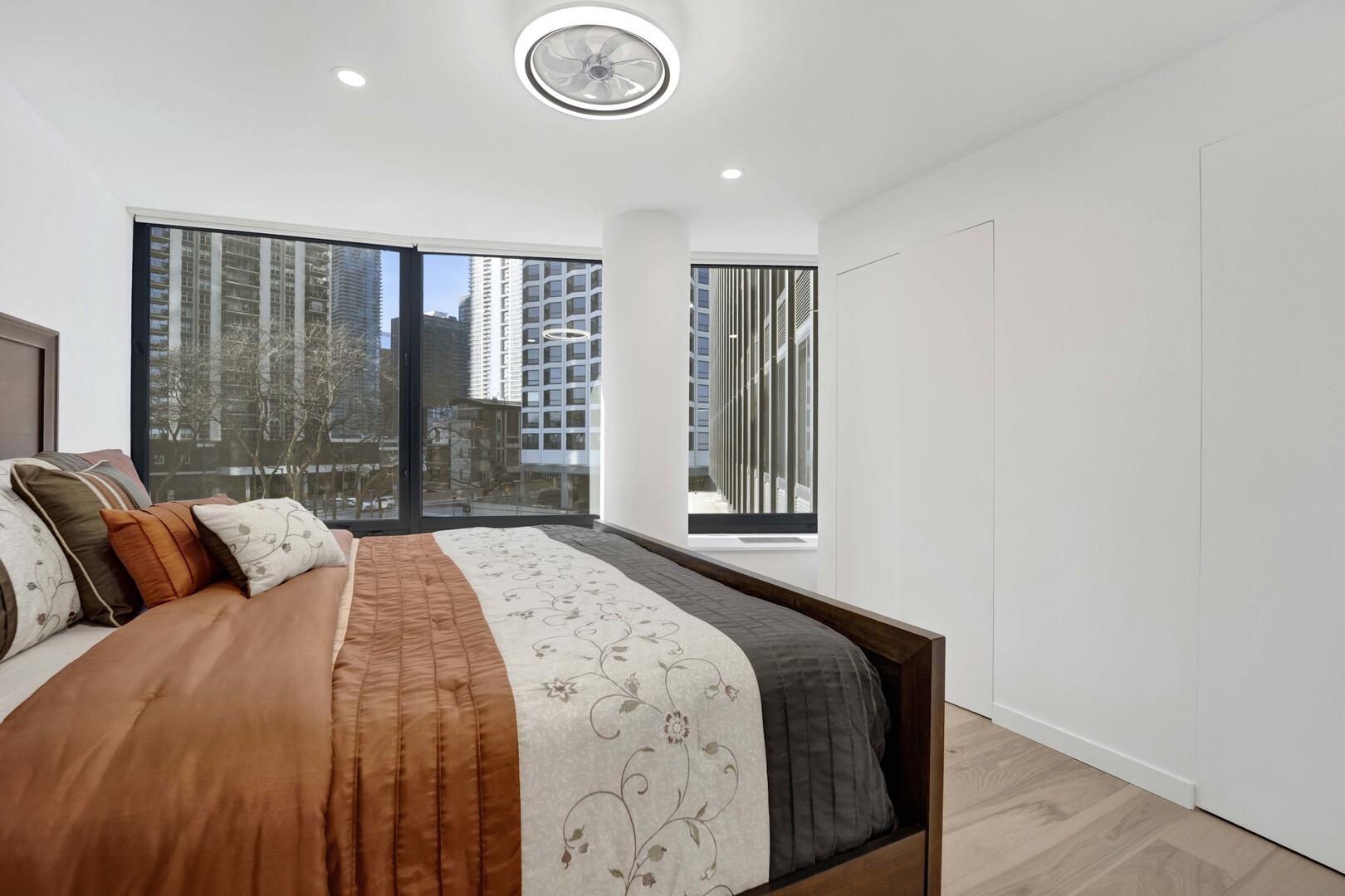 155 N Harbor Drive 212-213 Property Photo 28