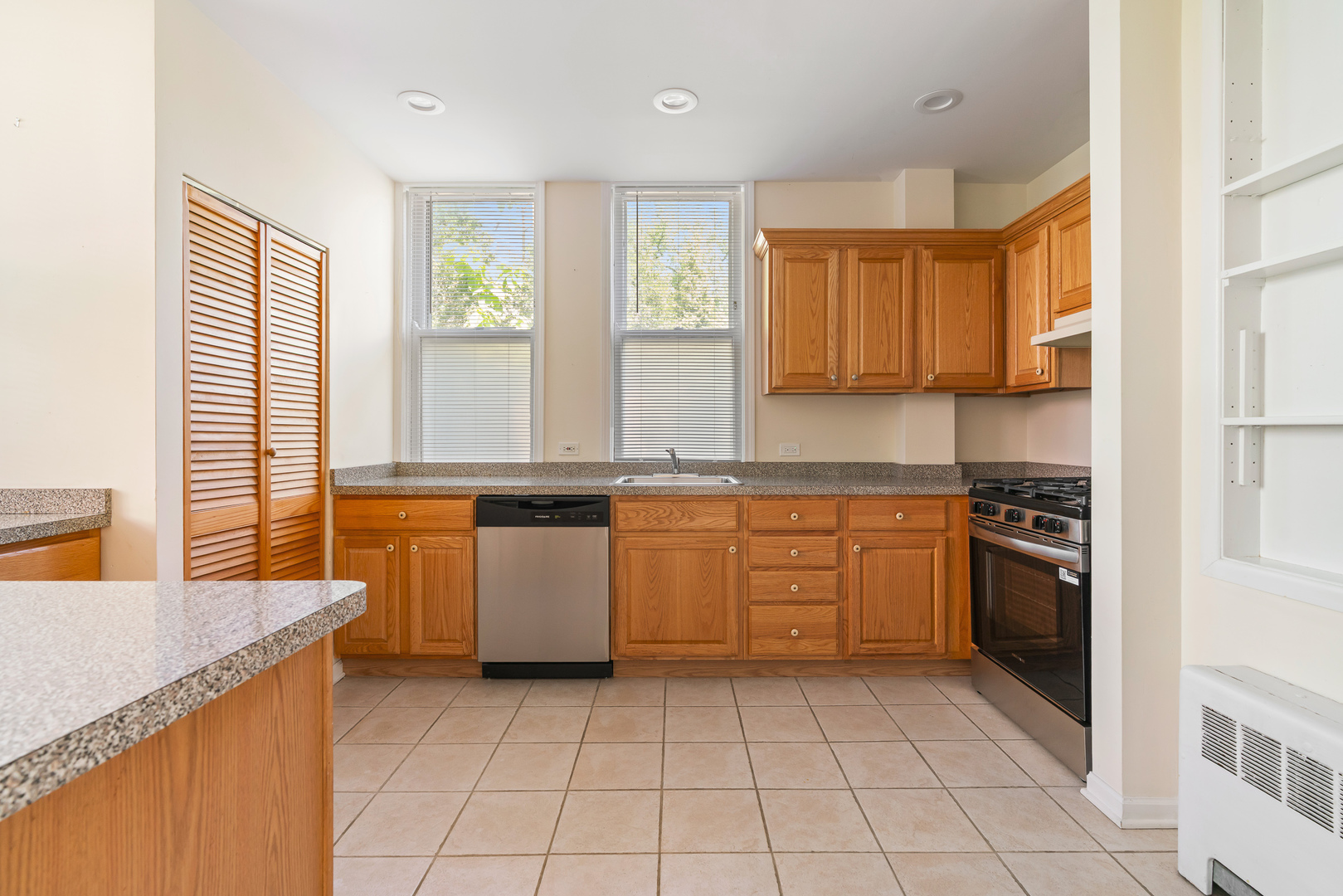 1235.5 Ridge Avenue Property Photo 9