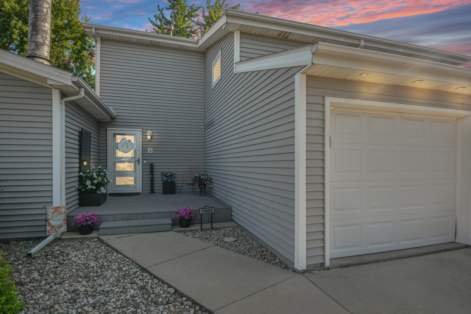 1562 Hunt Drive B Property Photo 2