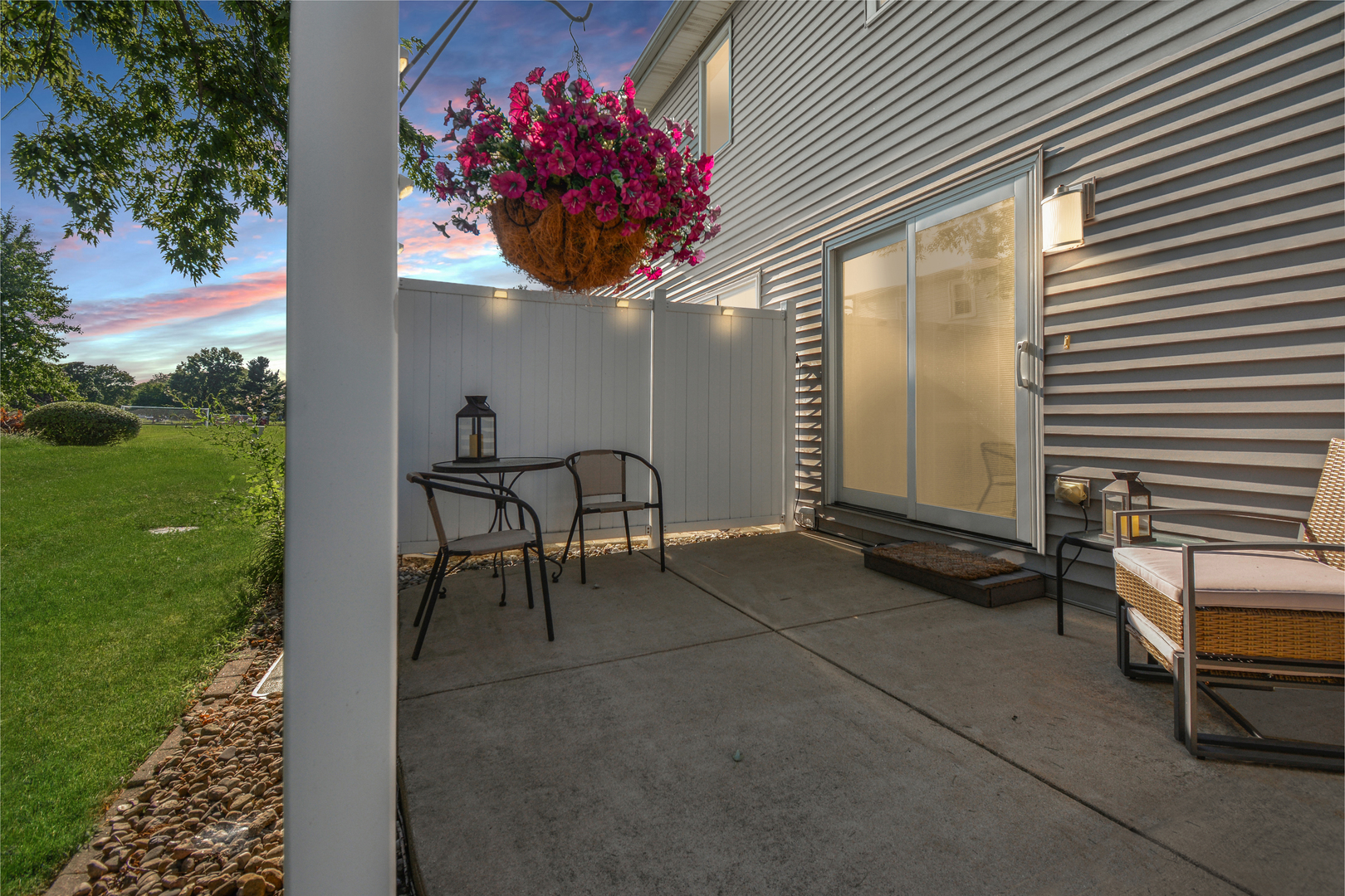 1562 Hunt Drive B Property Photo 3