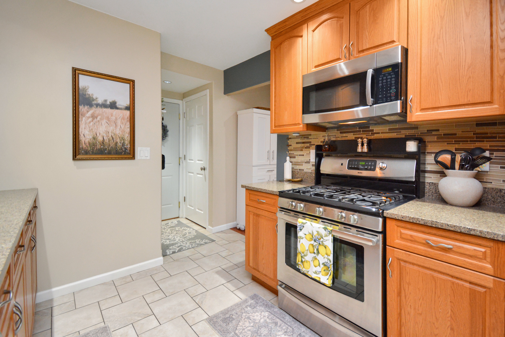 1562 Hunt Drive B Property Photo 12