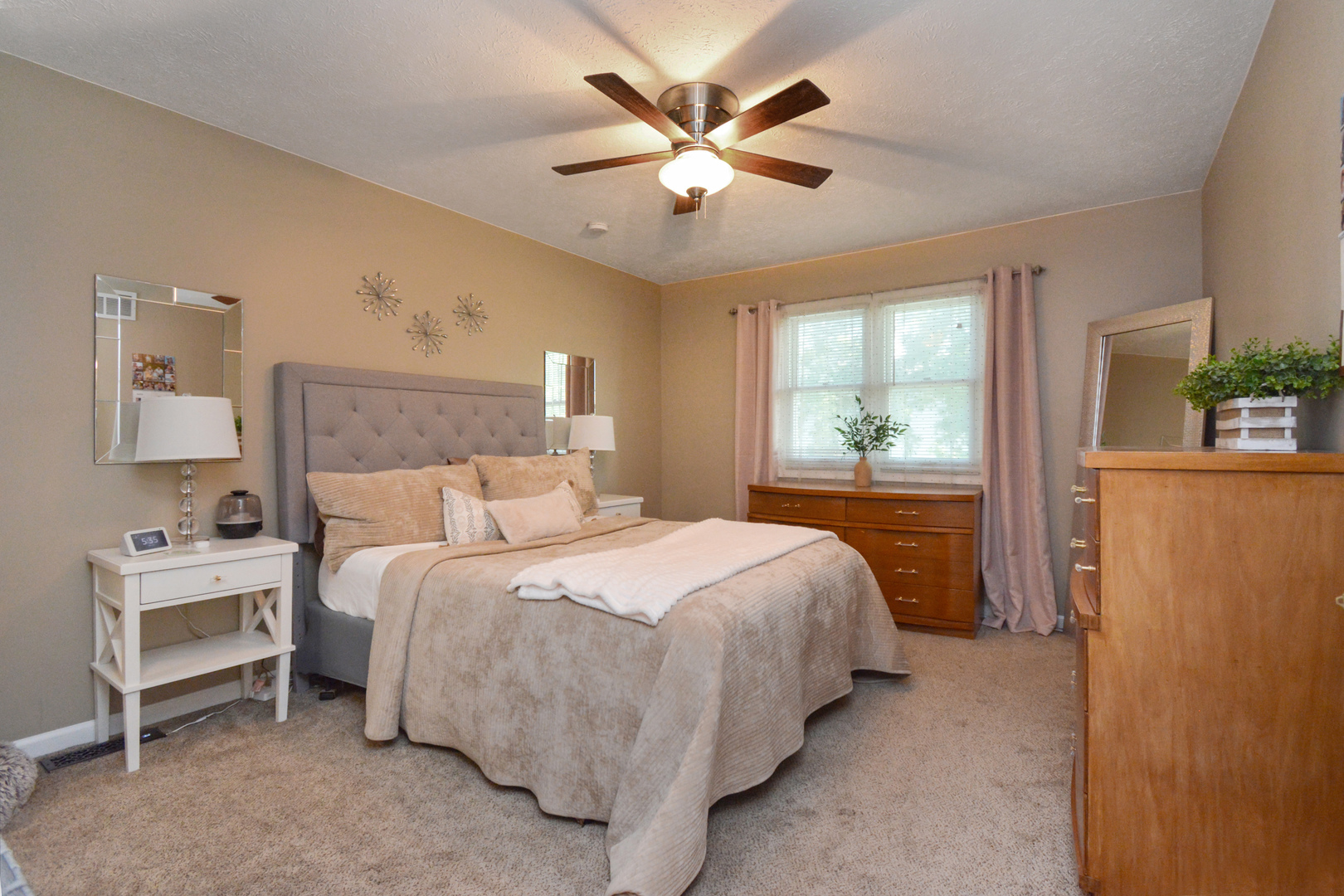 1562 Hunt Drive B Property Photo 16