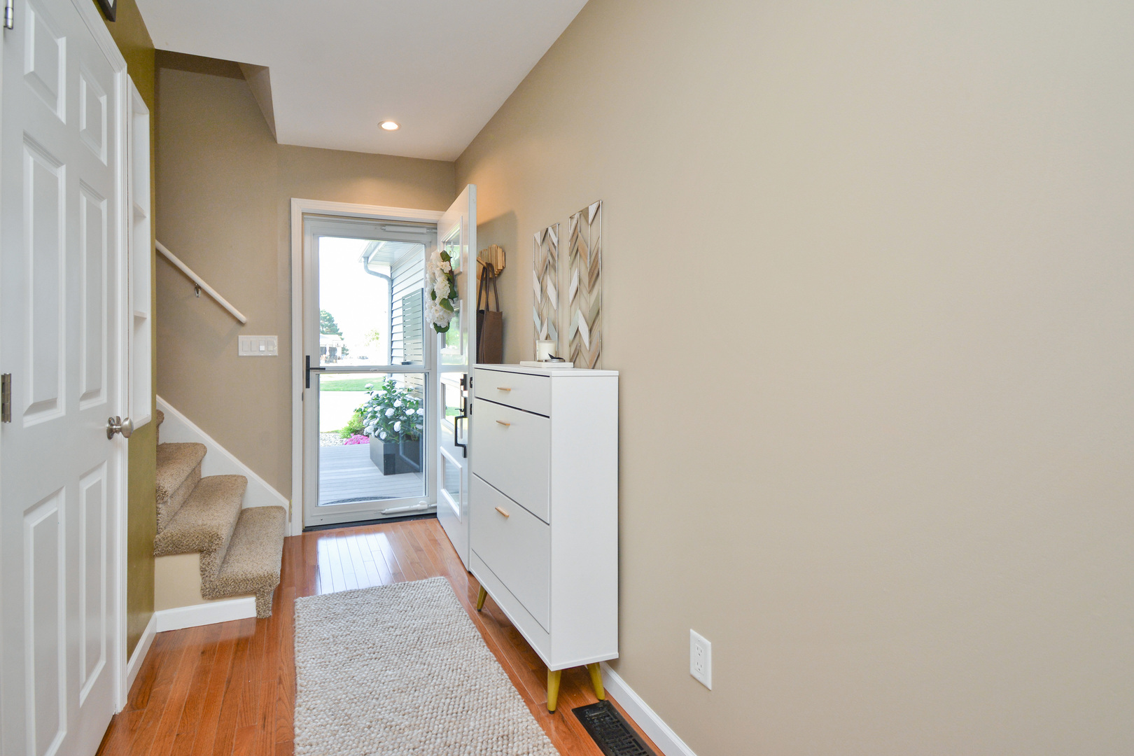 1562 Hunt Drive B Property Photo 27