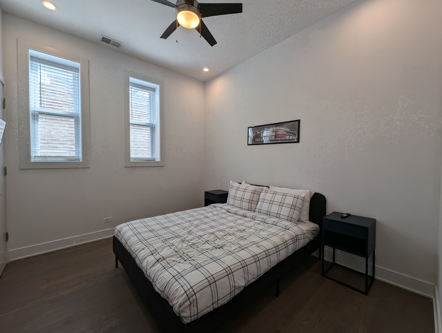 2120 W Belmont Avenue 3f Property Photo 5