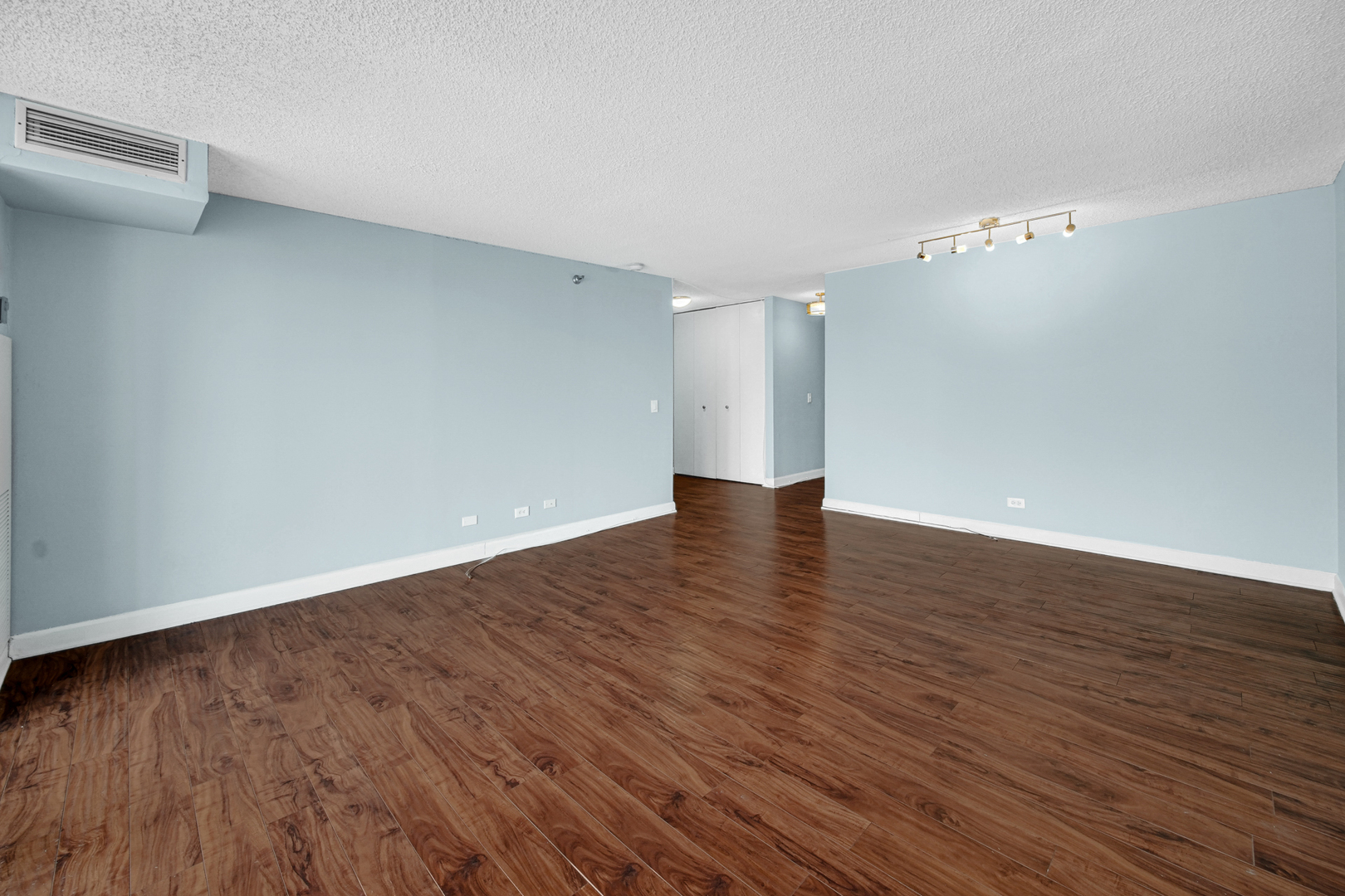 200 N Dearborn Street 4308 Property Photo 4