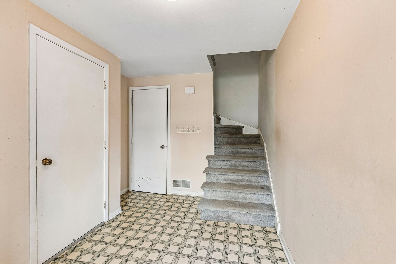 12720142 Property Photo 4