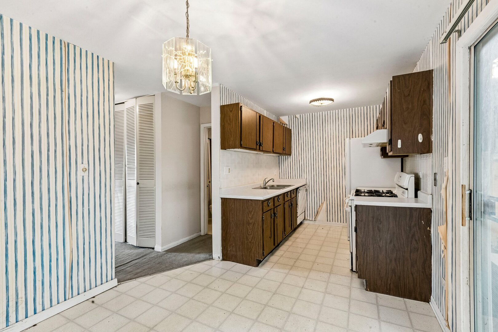 12720142 Property Photo 6