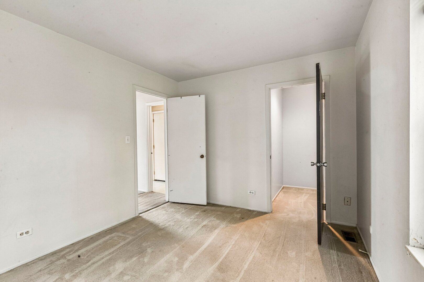 12720142 Property Photo 13