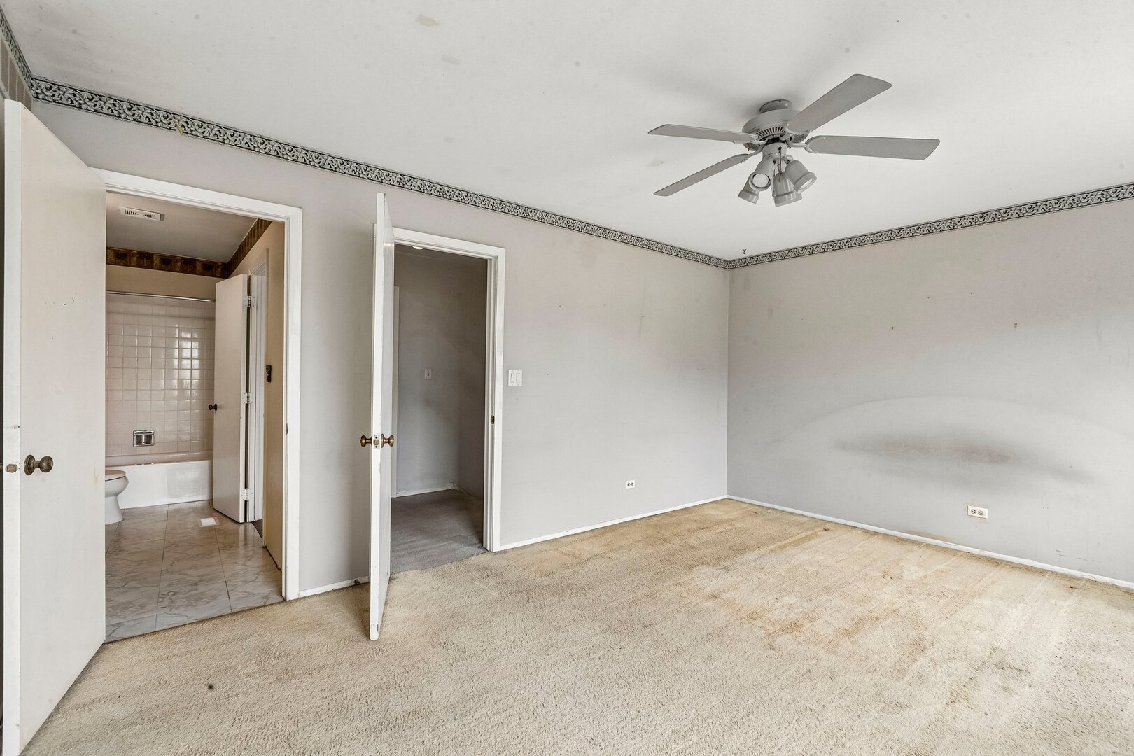 12720142 Property Photo 15