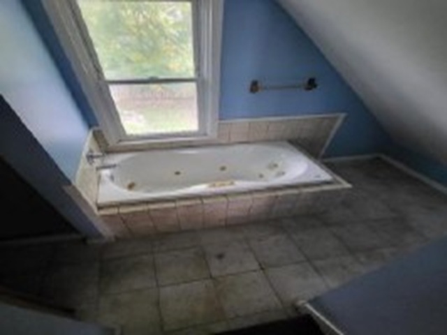 912 N Central Avenue Property Photo 10