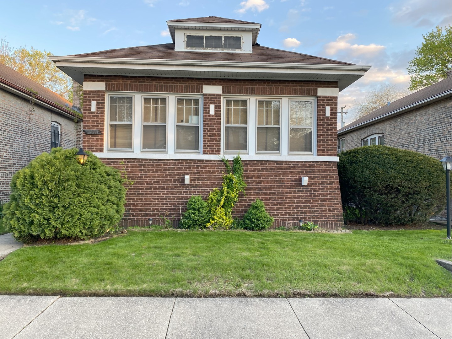1225 E 71st Place Property Photo 1