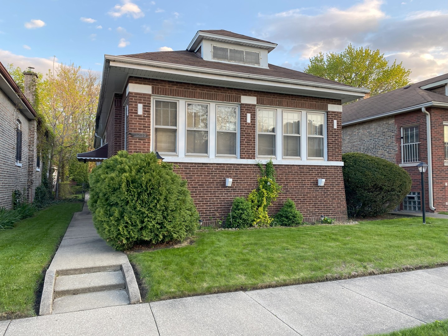 1225 E 71st Place Property Photo 2