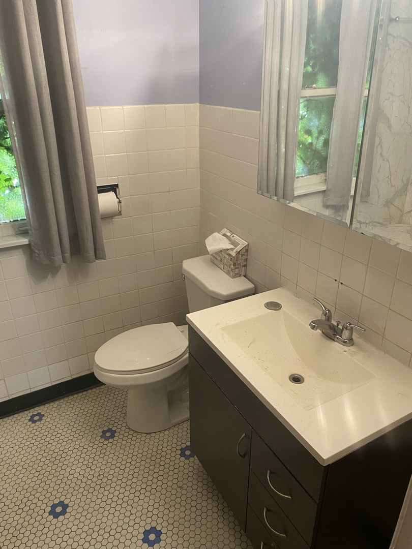 1225 E 71st Place Property Photo 10