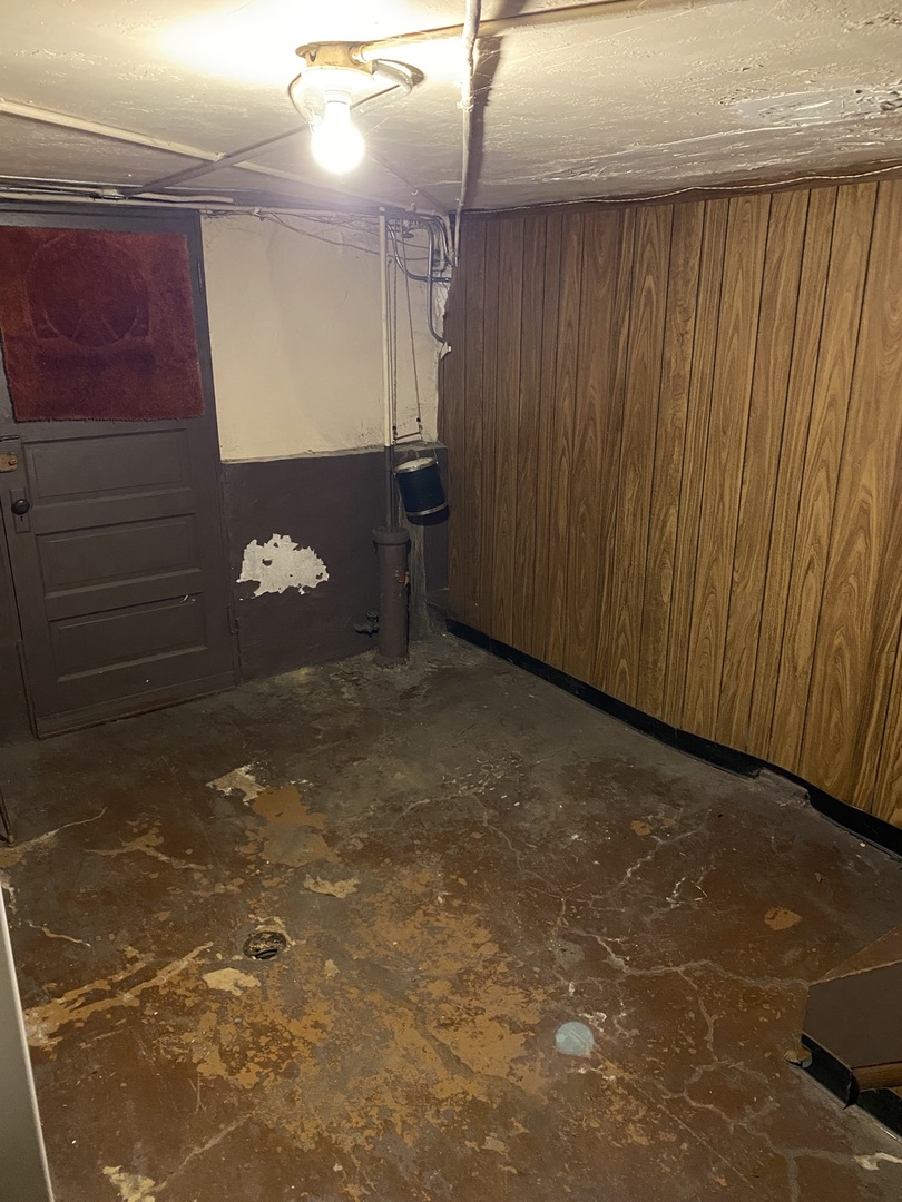 1225 E 71st Place Property Photo 20
