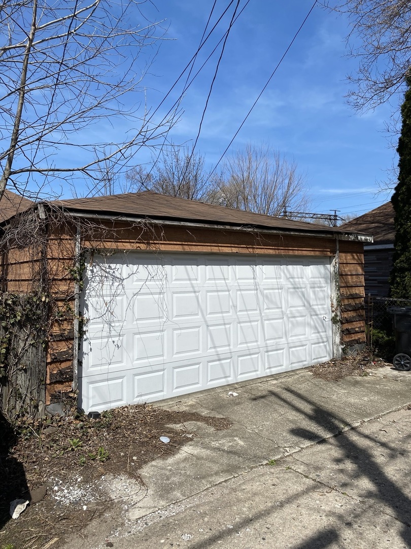 1225 E 71st Place Property Photo 30