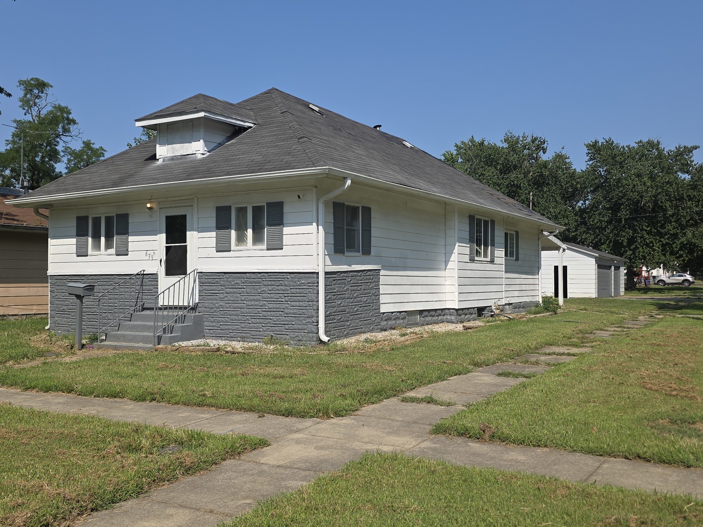 639 S Pine Street Property Photo 1
