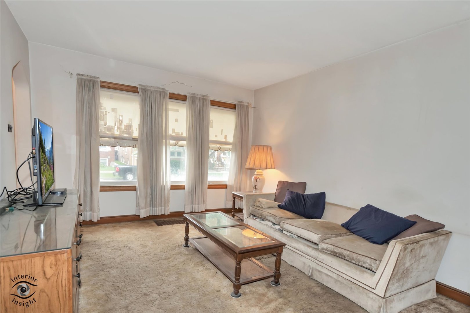 4534 S Karlov Avenue Property Photo 5