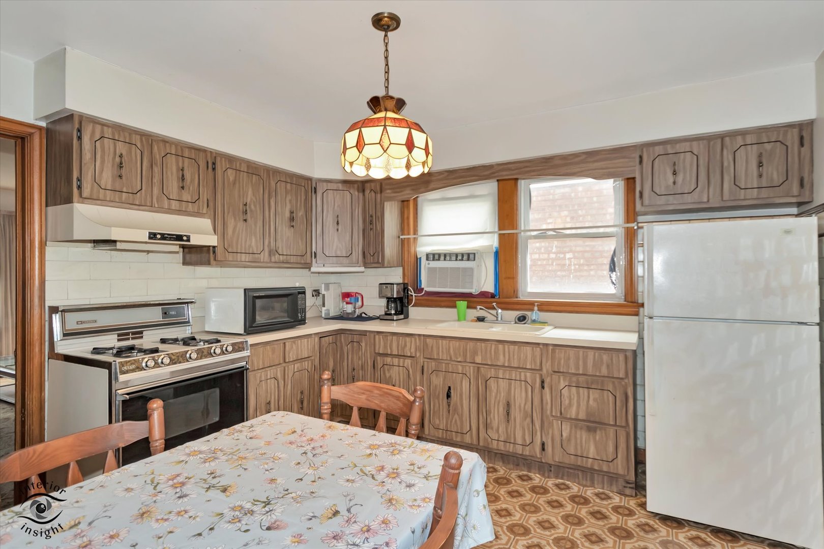 4534 S Karlov Avenue Property Photo 9