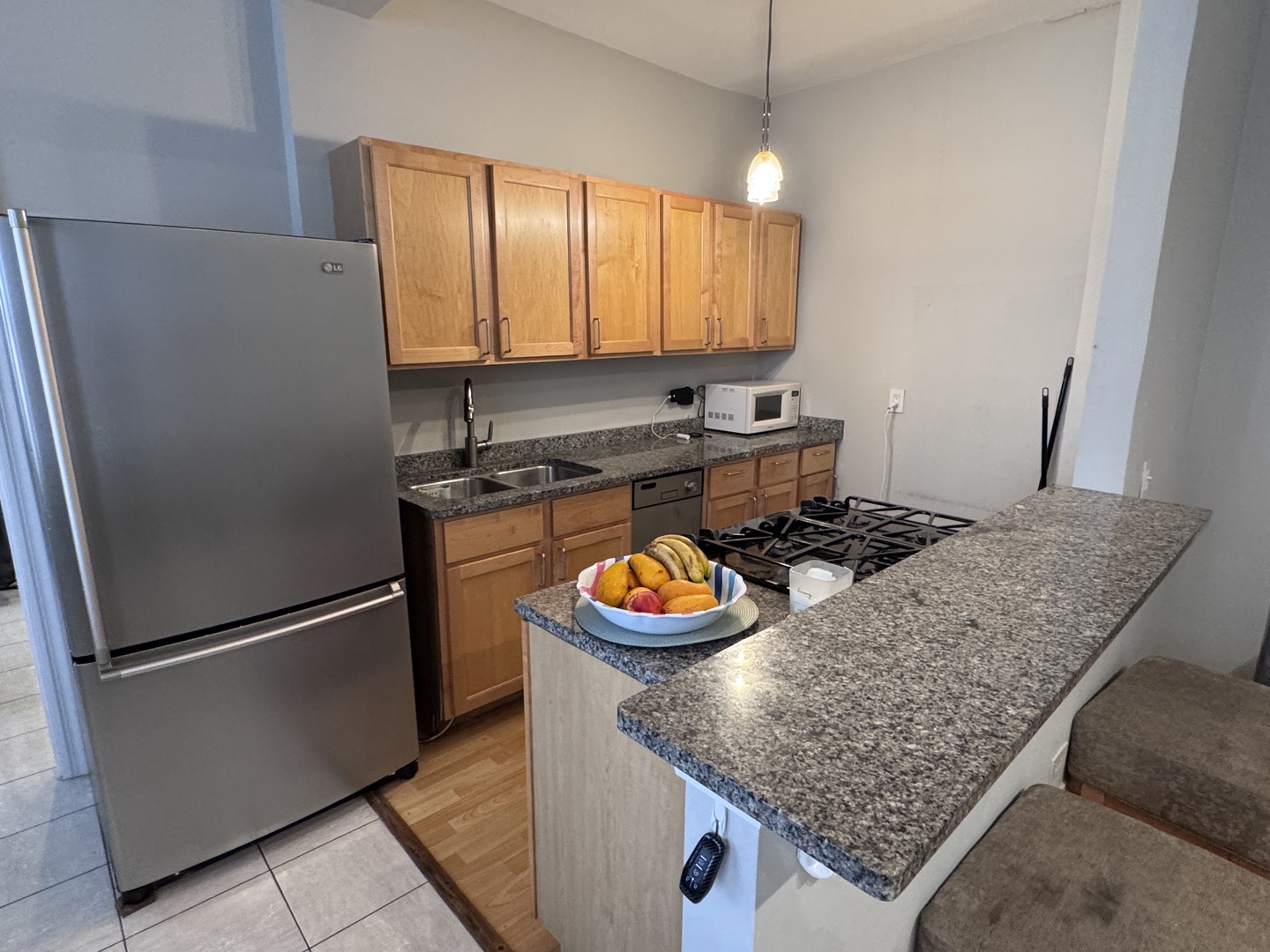 1205 W Sherwin Avenue 507 Property Photo 6