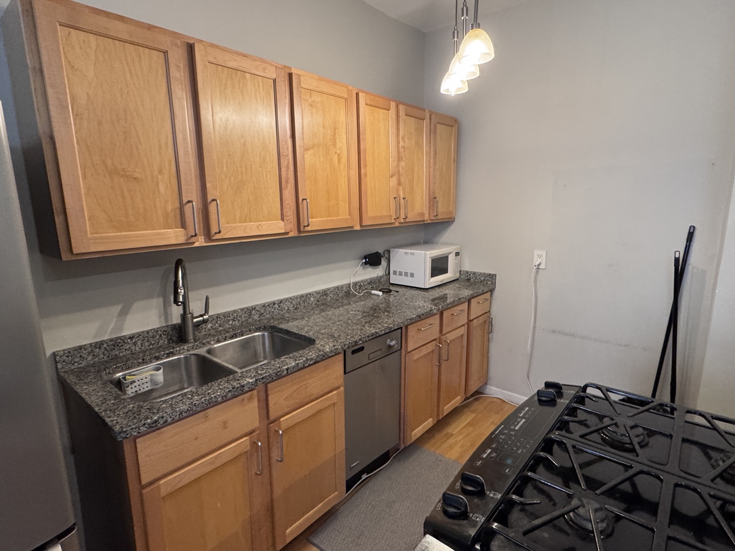 1205 W Sherwin Avenue 507 Property Photo 7