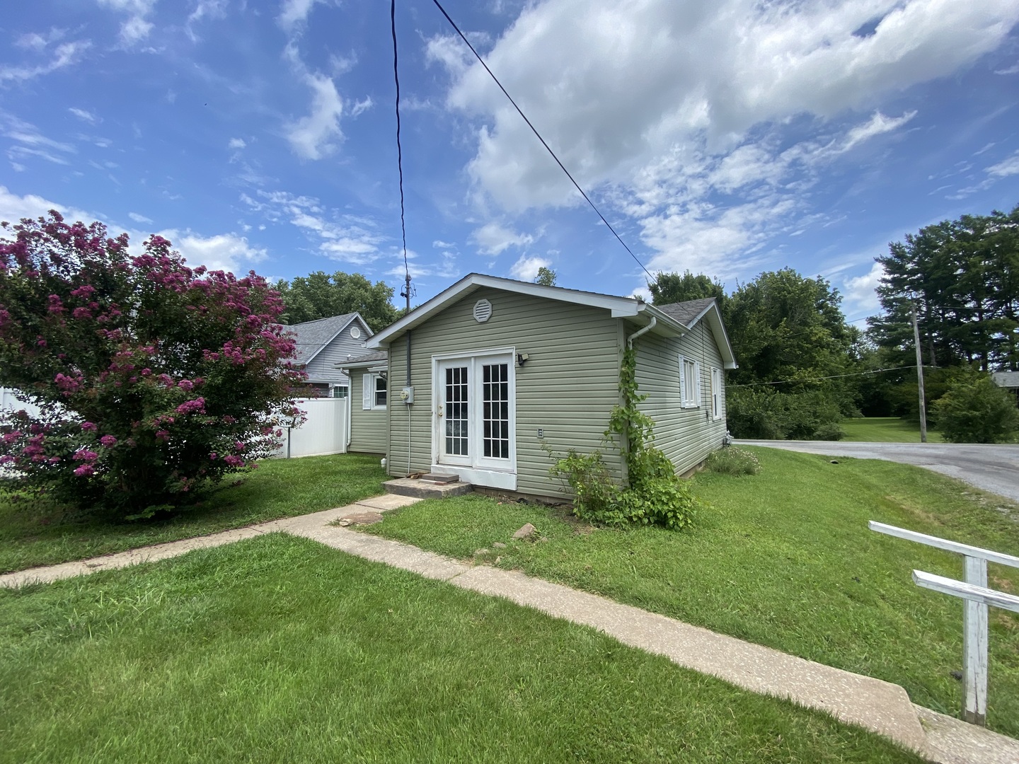 320 S Hubbard Avenue Property Photo 2