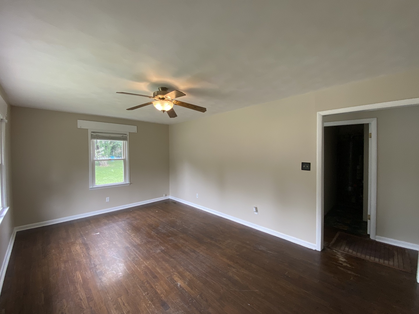 320 S Hubbard Avenue Property Photo 4