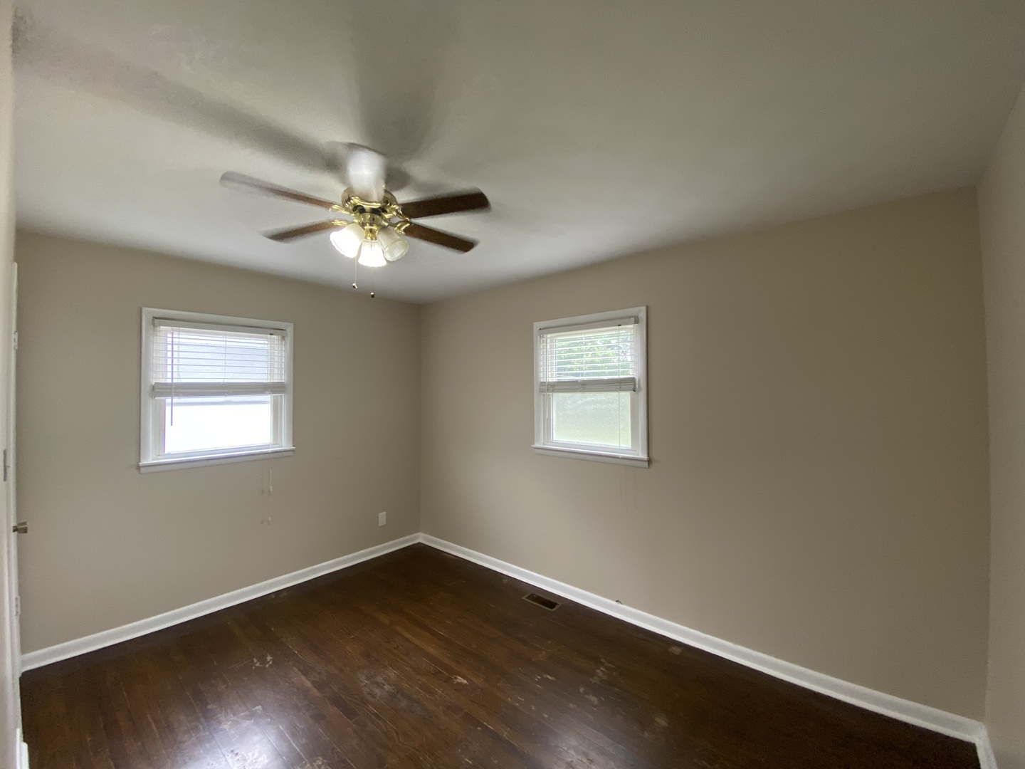 320 S Hubbard Avenue Property Photo 10