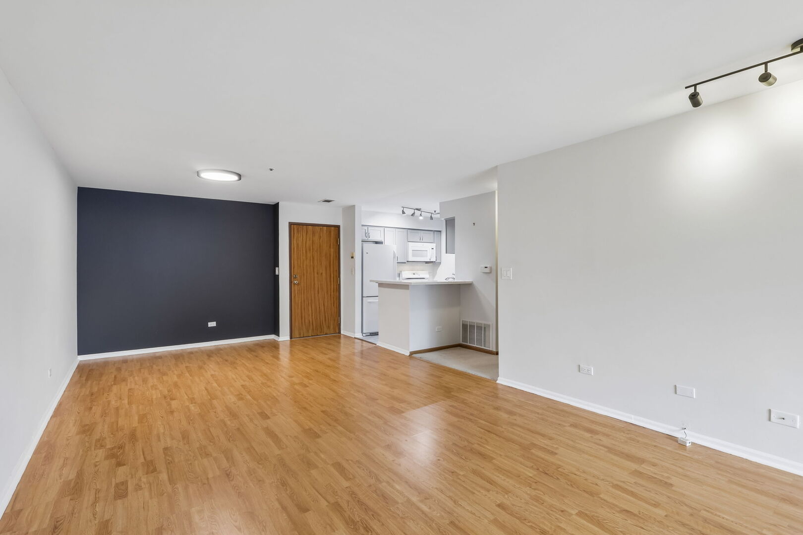 641 Hapsfield Lane 103 Property Photo 4
