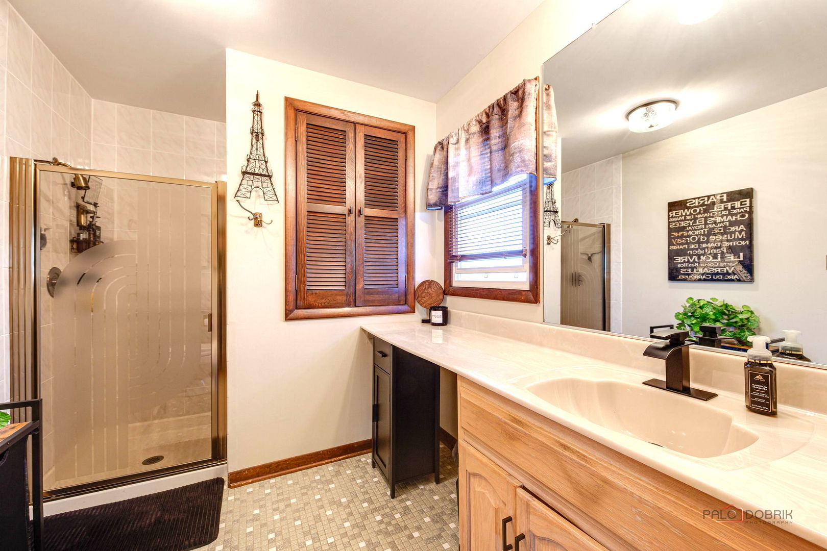 2042 S Goebbert Road Property Photo 24