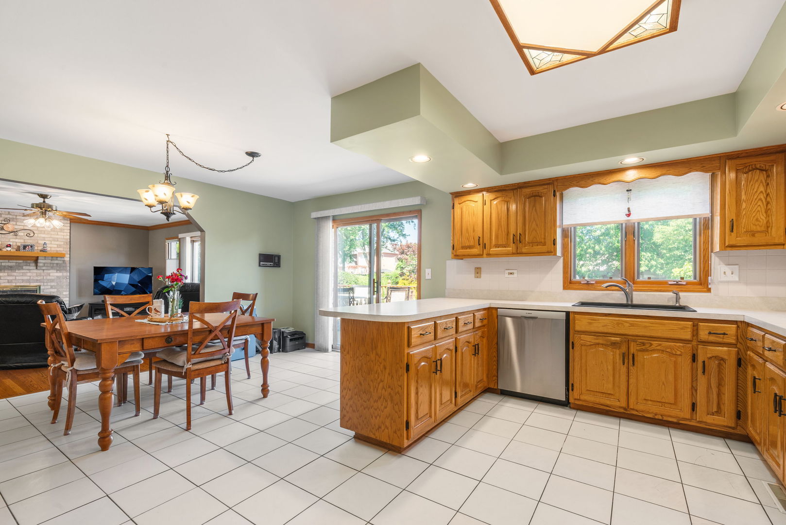 8634 W Park Lane Property Photo 8