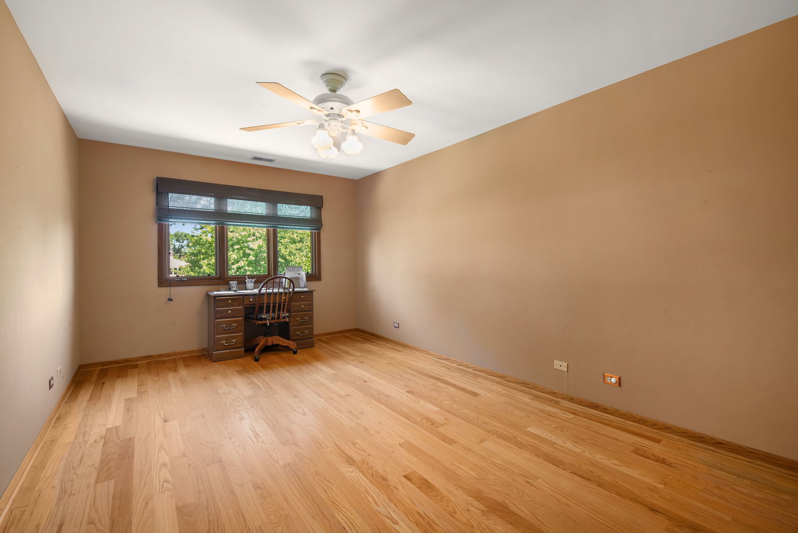 8634 W Park Lane Property Photo 16