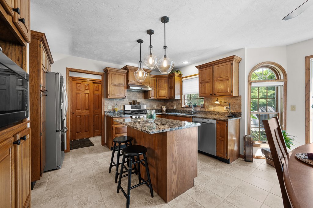 1017 W 57th Street Property Photo 7