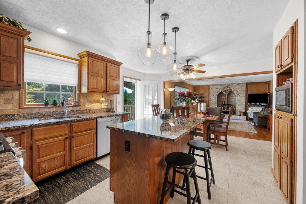 1017 W 57th Street Property Photo 12