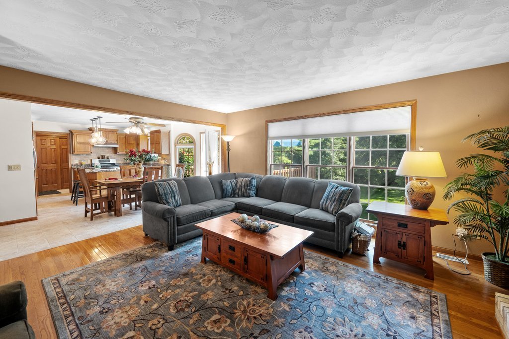 1017 W 57th Street Property Photo 18