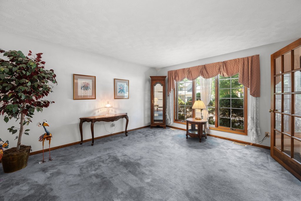 1017 W 57th Street Property Photo 28
