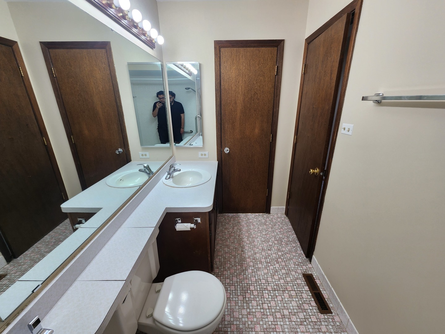 1 Stony Creek Drive 1b Property Photo 15