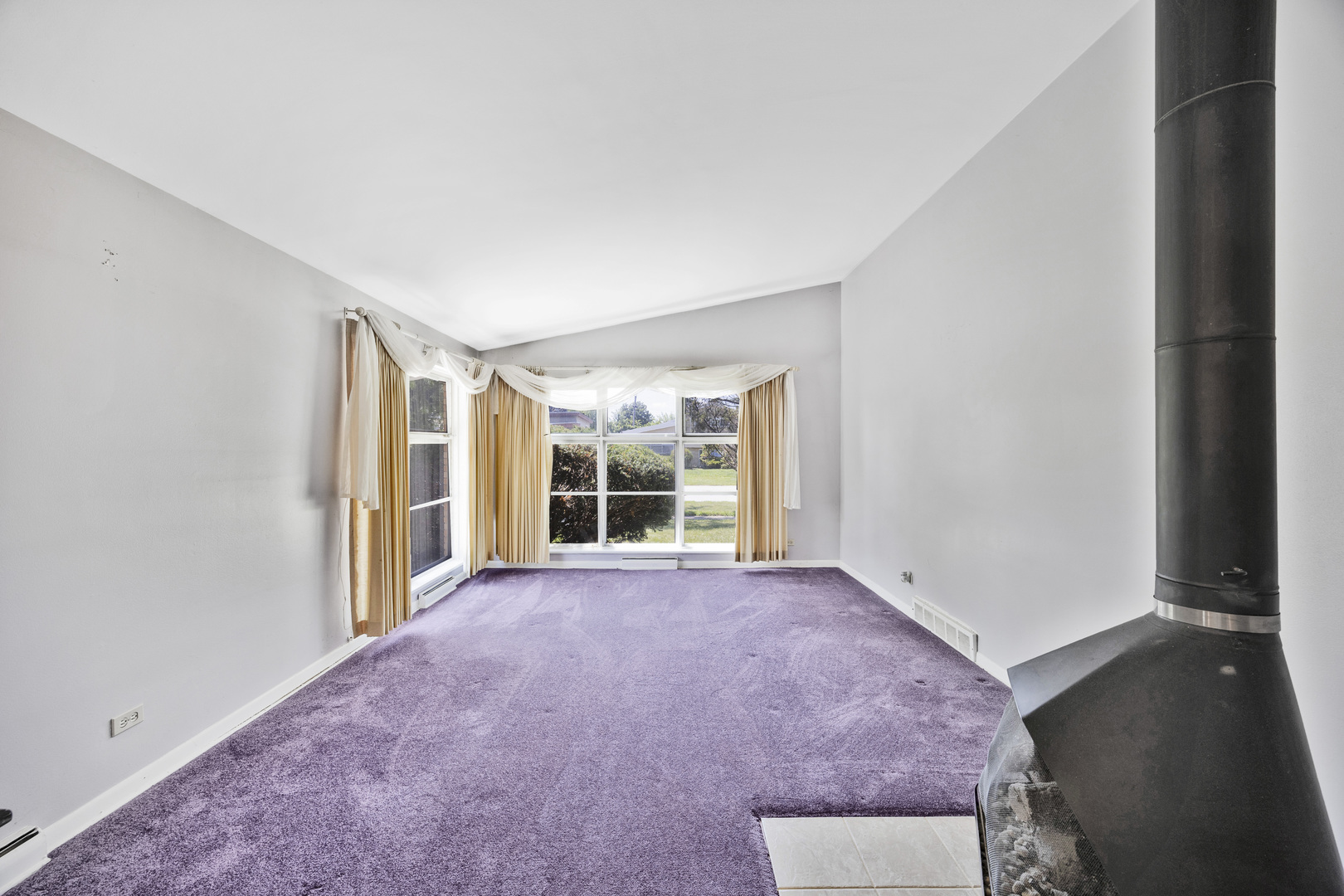 15539 Dobson Avenue Property Photo 4